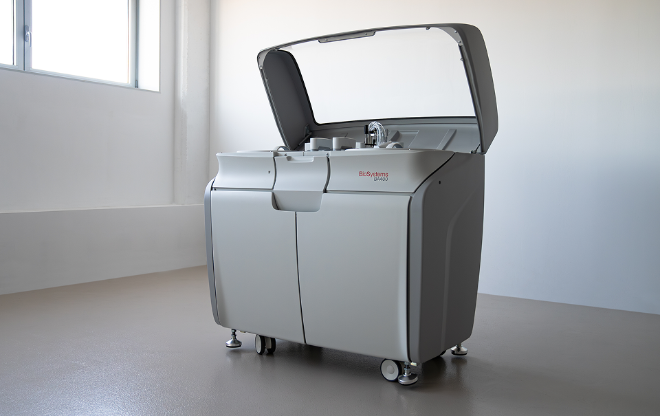 BioSystems BA400 Clinical Chemistry Analyzer Front View